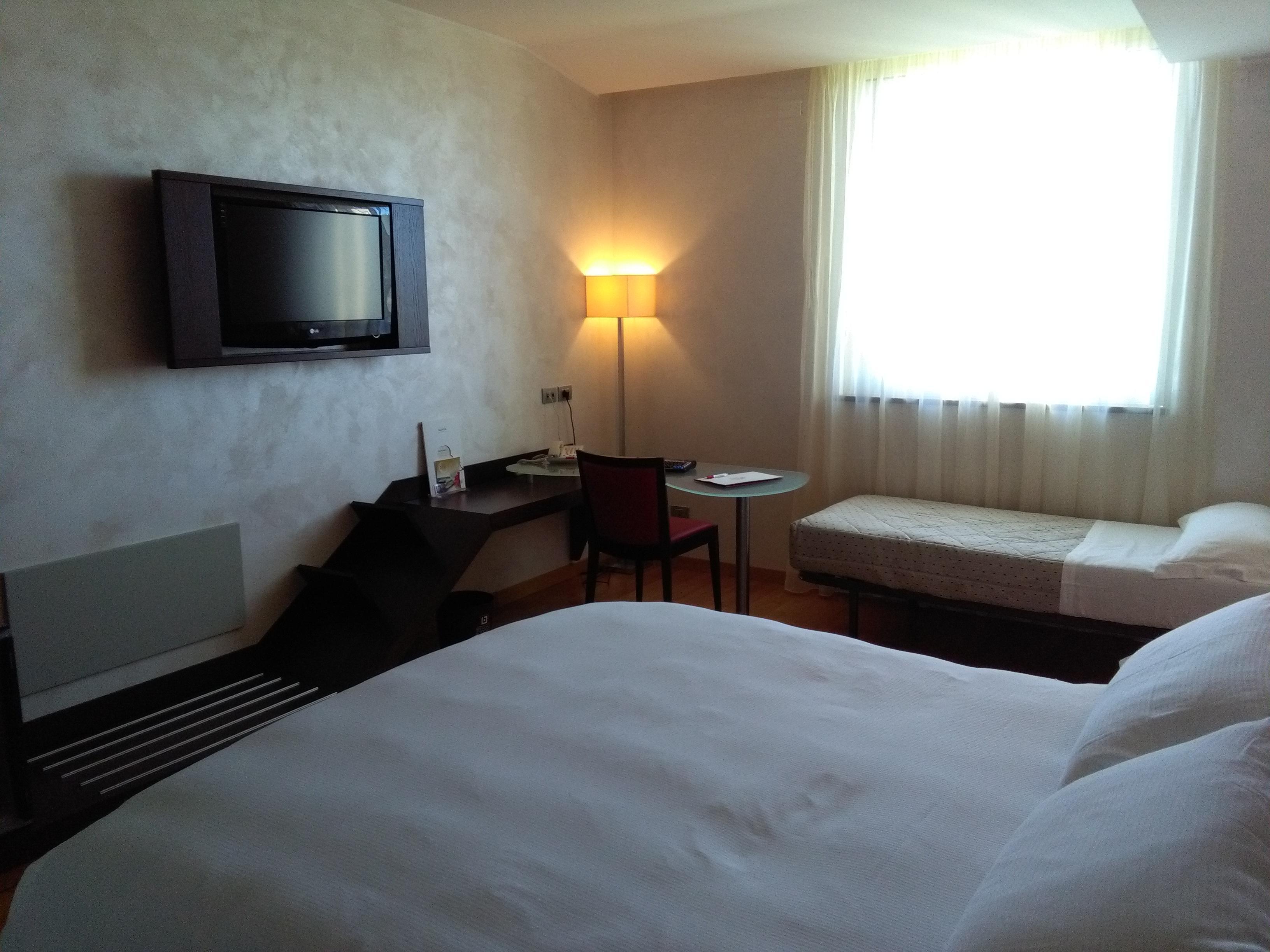 Breaking Business Hotel Mosciano Sant'Angelo Exterior photo