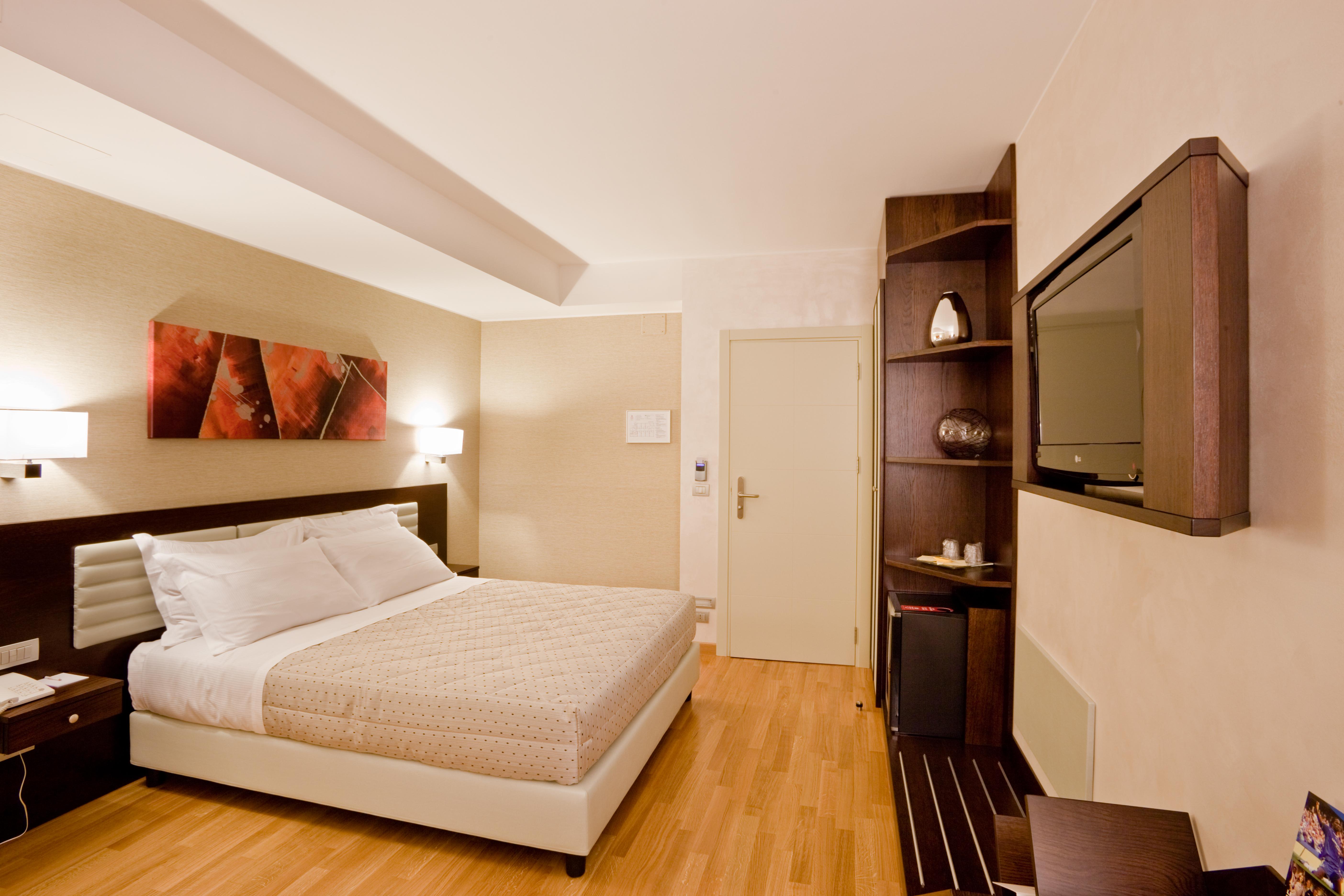 Breaking Business Hotel Mosciano Sant'Angelo Exterior photo