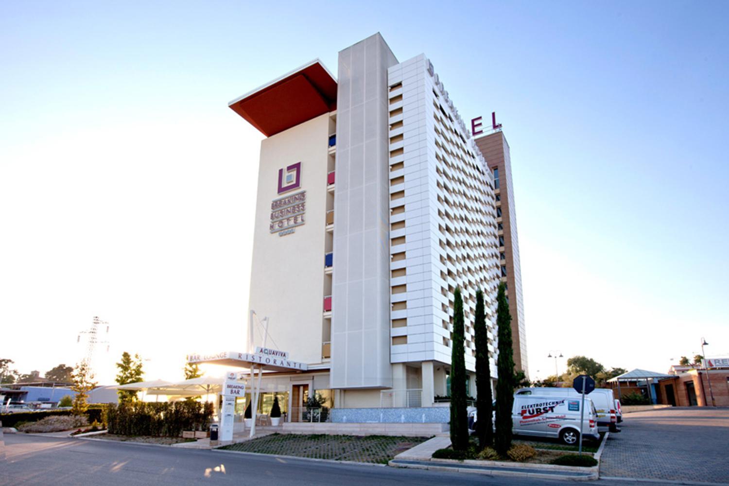 Breaking Business Hotel Mosciano Sant'Angelo Exterior photo