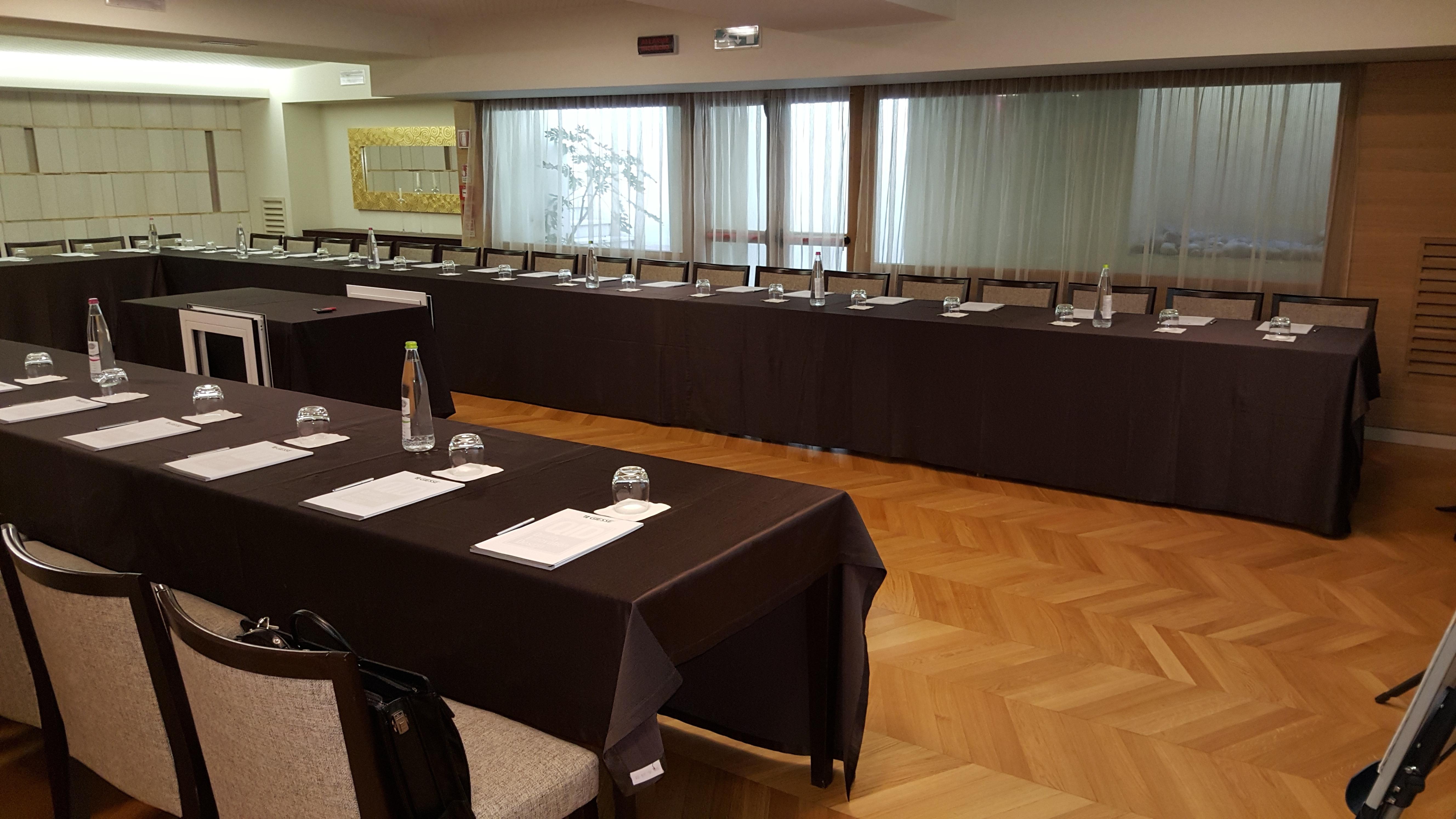 Breaking Business Hotel Mosciano Sant'Angelo Exterior photo