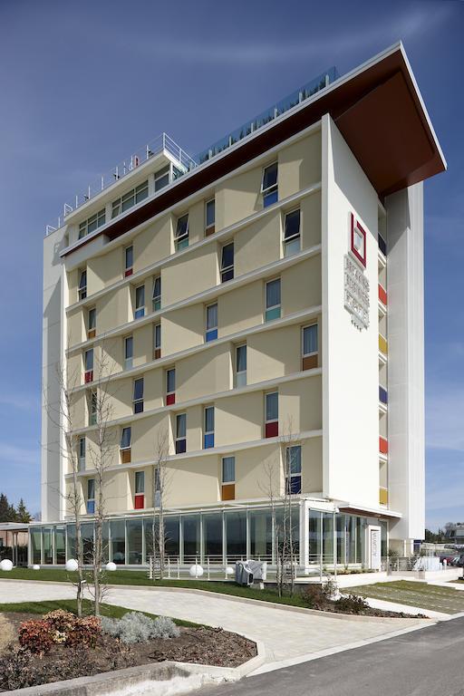 Breaking Business Hotel Mosciano Sant'Angelo Exterior photo