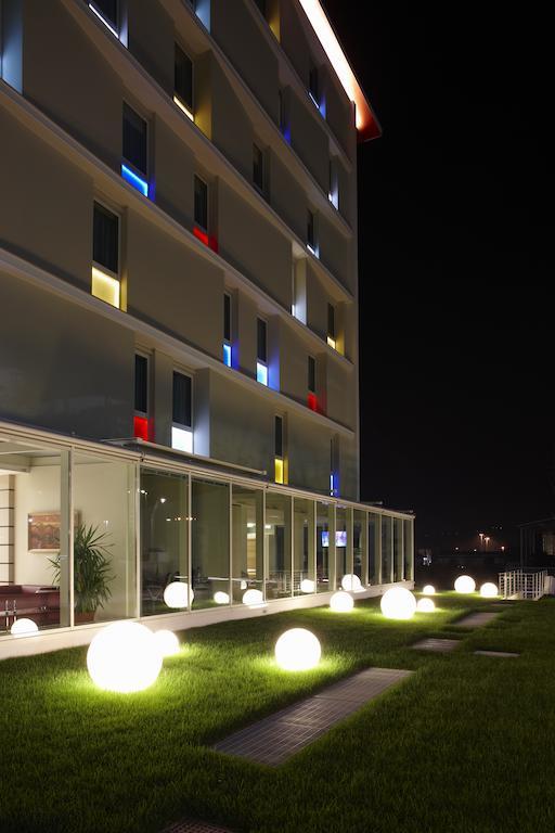 Breaking Business Hotel Mosciano Sant'Angelo Exterior photo