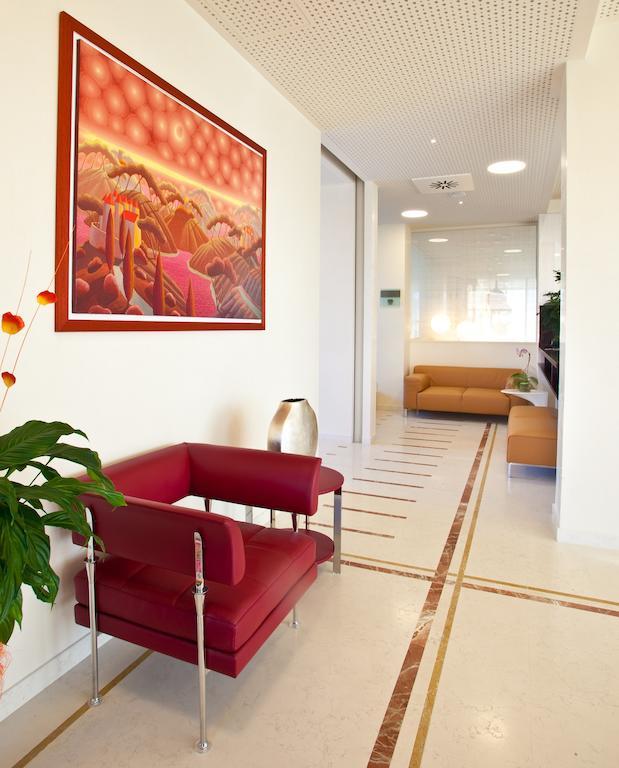Breaking Business Hotel Mosciano Sant'Angelo Exterior photo