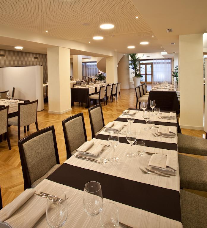 Breaking Business Hotel Mosciano Sant'Angelo Exterior photo