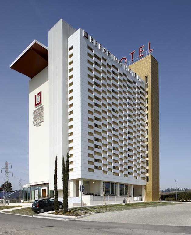 Breaking Business Hotel Mosciano Sant'Angelo Exterior photo