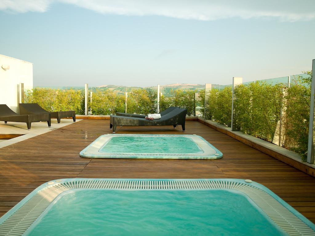 Breaking Business Hotel Mosciano Sant'Angelo Exterior photo
