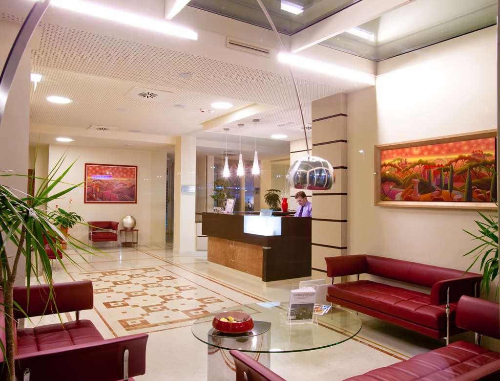 Breaking Business Hotel Mosciano Sant'Angelo Restaurant photo